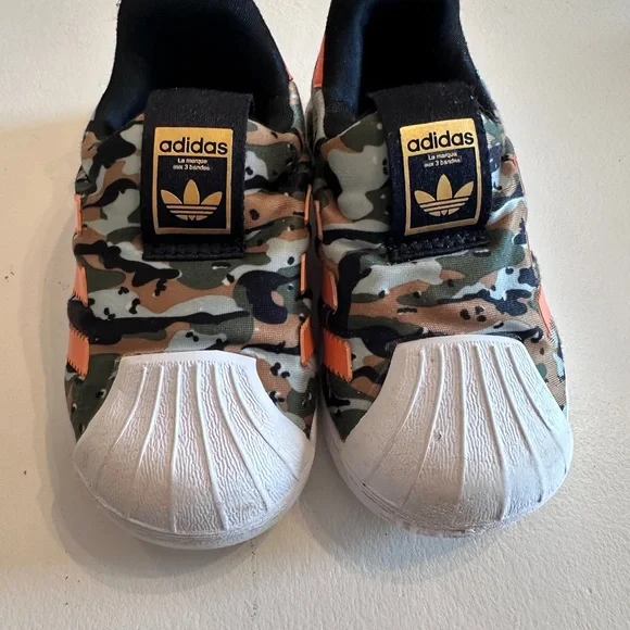 Adorable toddler shoes. Good condition, still soo much life left in them! - Picture 1 of 5